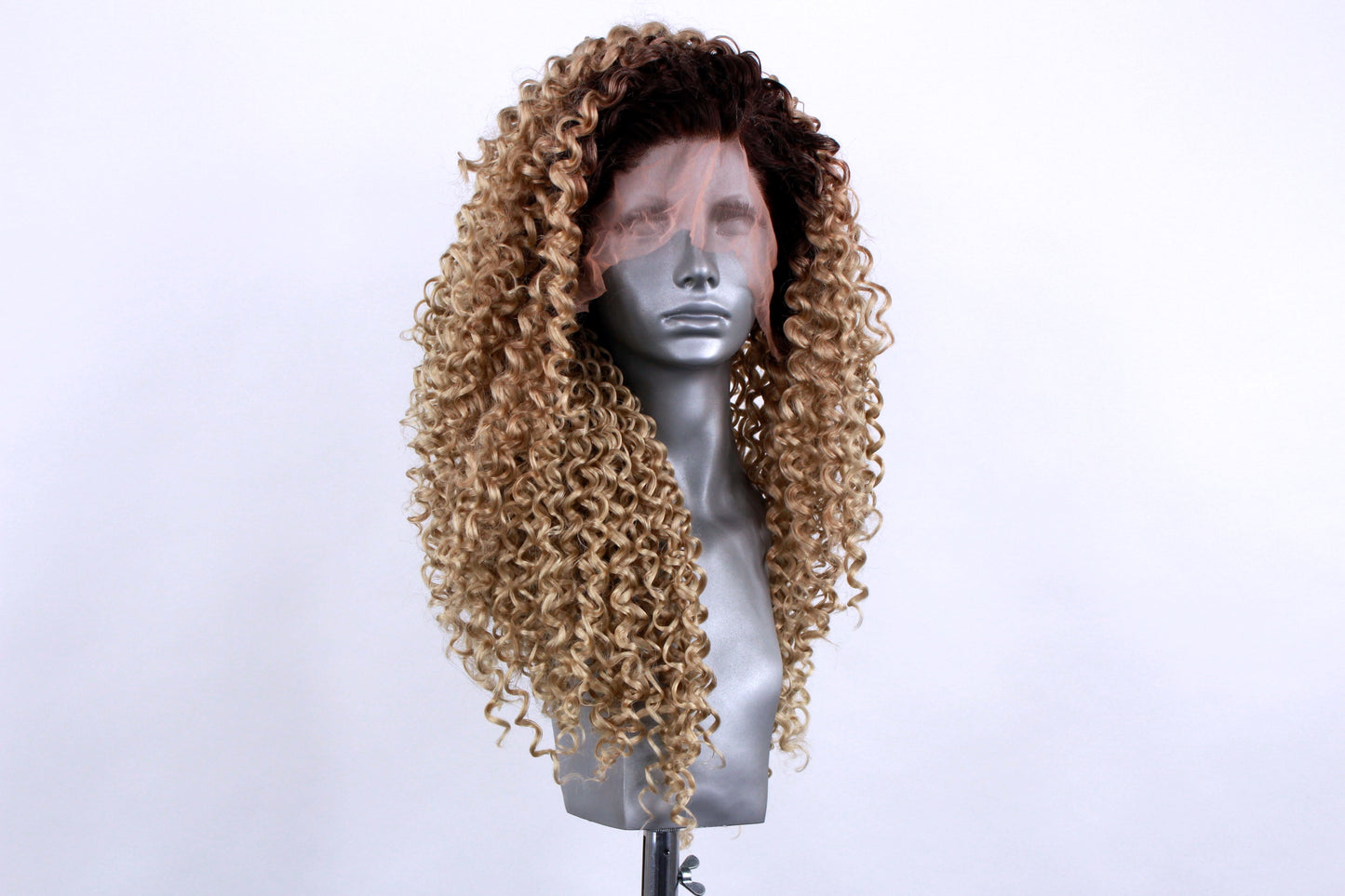 Mae- Rooted Champagne Blonde